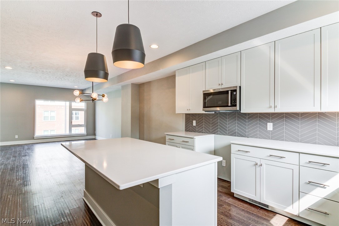 BREAKWATER BLUFFS - Residential