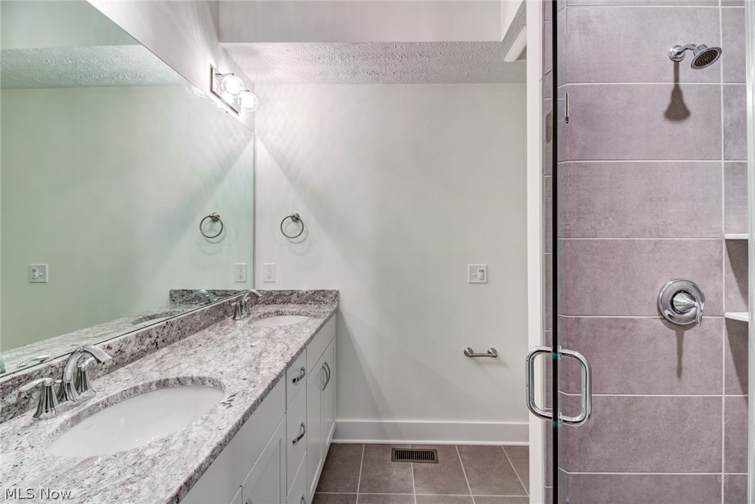 BREAKWATER BLUFFS - Residential