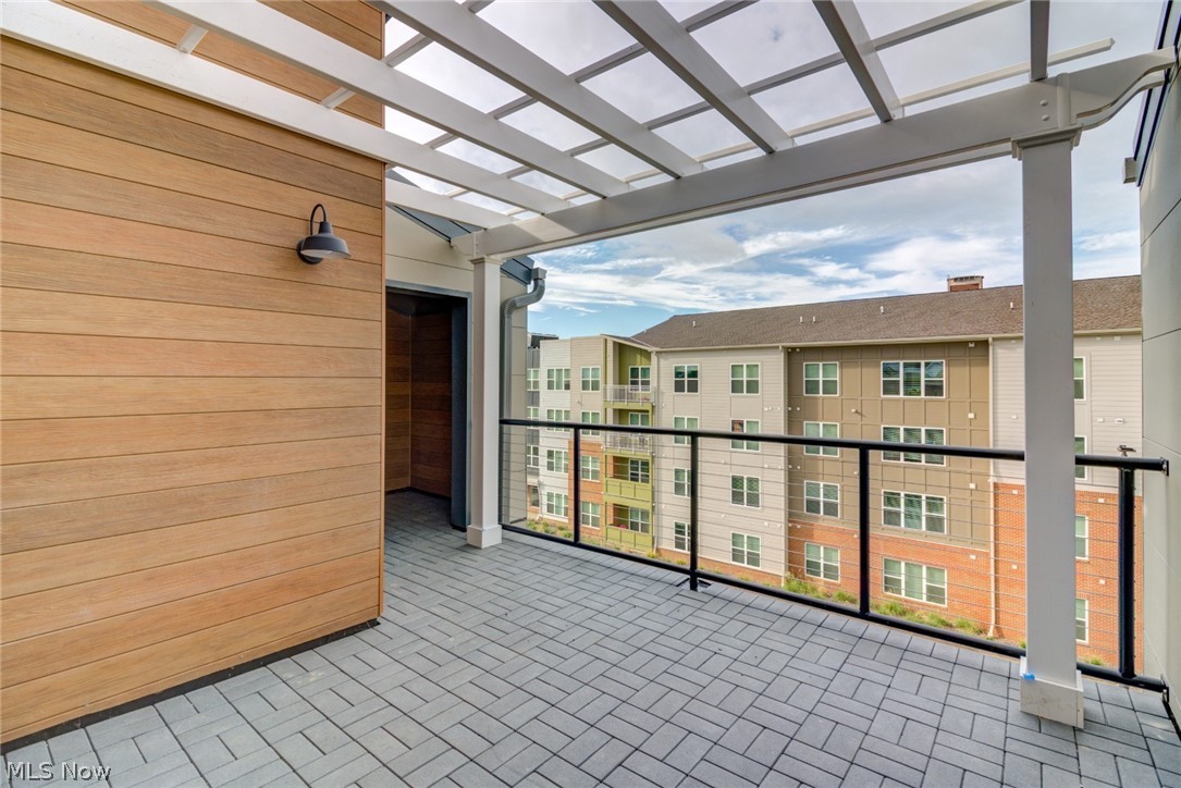 BREAKWATER BLUFFS - Residential