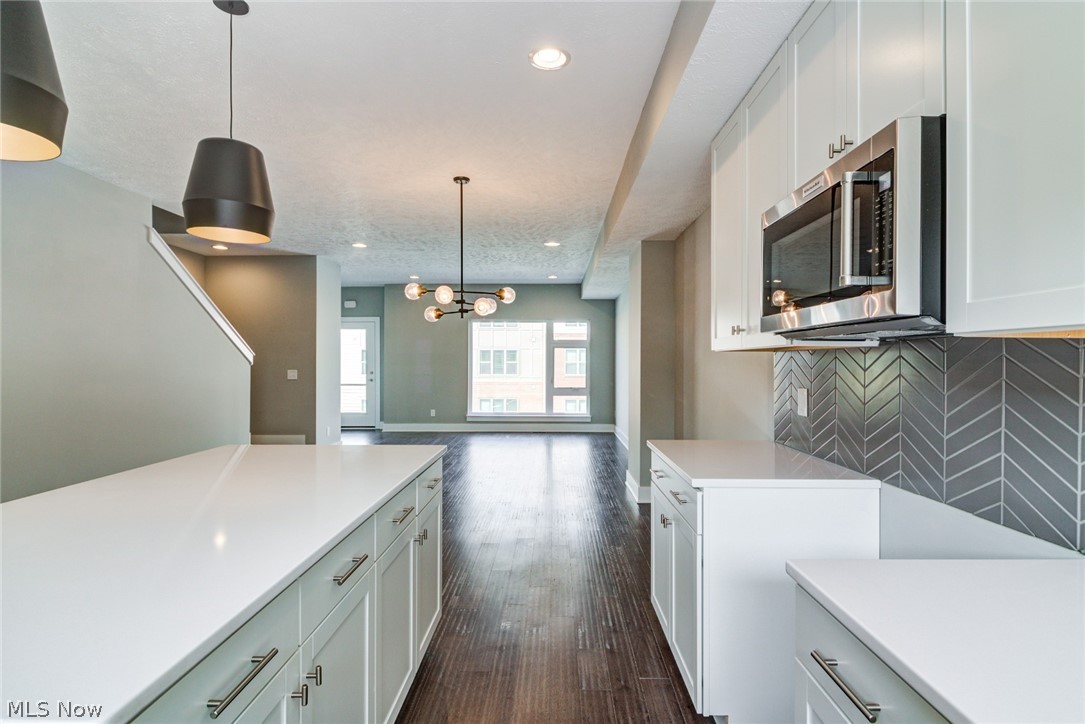 BREAKWATER BLUFFS - Residential