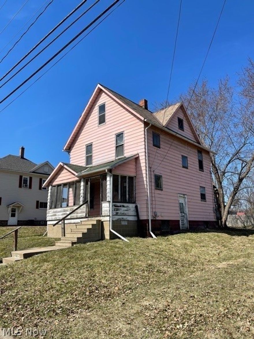 Agent Owned. Fixer Upper in Great Brewster location. 3 bedroom/1 bath home with lots of upside. Perfect way to create sweat equity. Lots of potential. All utilities are currently off.