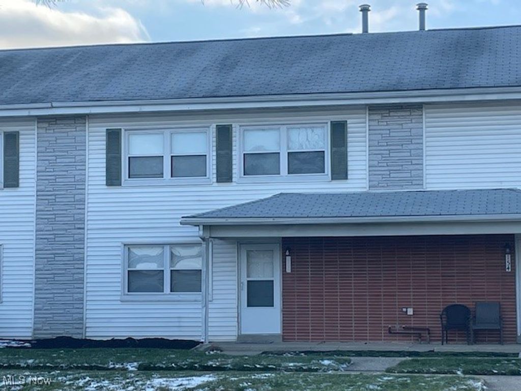 Photo of 156 Buckeye Circle, Columbus, OH 43217 (MLS # 5180960)