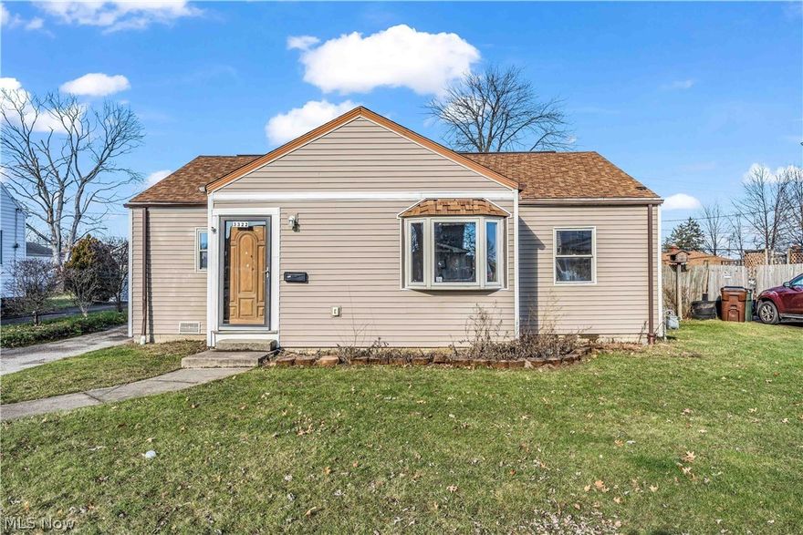 3322 Tuxedo, Parma -  2 bed 1 bath single family home! //

$1,095 rent / $1,095 deposit //
$49 application fee per adult //
NO SMOKING //
1 time $129 non-refundable set up fee paid at lease signing //

$30/month required resident benefit package; can include personal property/liability insurance for an additional $5/month for $35/month total. //

All applicants are required to fill out a PetScreening app, found on our website directly on the app before being processed. Even if you have NO pets - this app must be filled out. One-time, non-refundable pet fee of $200-300 per animal applies to all pets & must be paid prior to or when you pay your first month rent. (No fee for qualified assistance animals). //

Our app is processed through secure site: Findigs, they require ID & income verification. W/O this, your app will not be processed. They offer24/7chat support on their app directly for questions. //

2 bed 1 bath home w central air! Gorgeous vinyl flooring throughout! Th