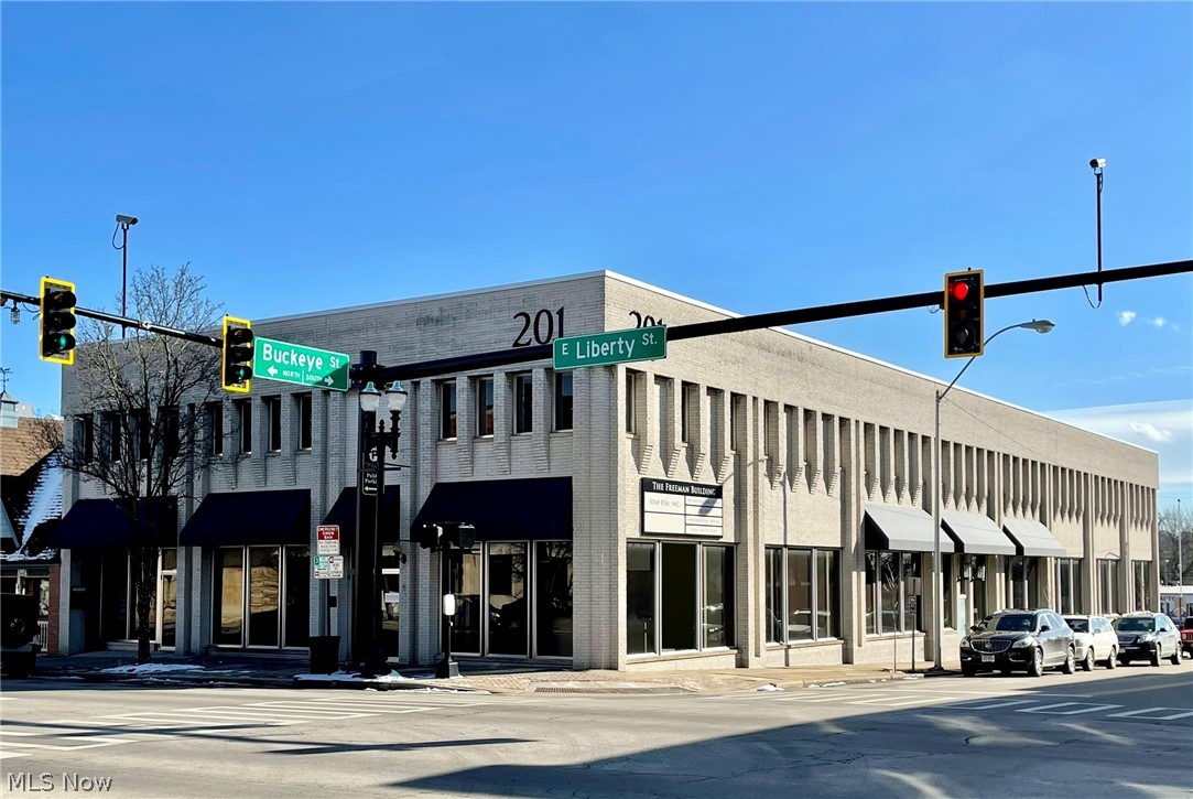 Private first floor office available in attractive downtown budling. All utilities are included with rent. Additional storage space available.