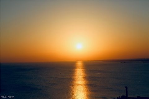 Tiny photo for 12520 Edgewater Drive #1609, Lakewood, OH 44107 (MLS # 5190083)