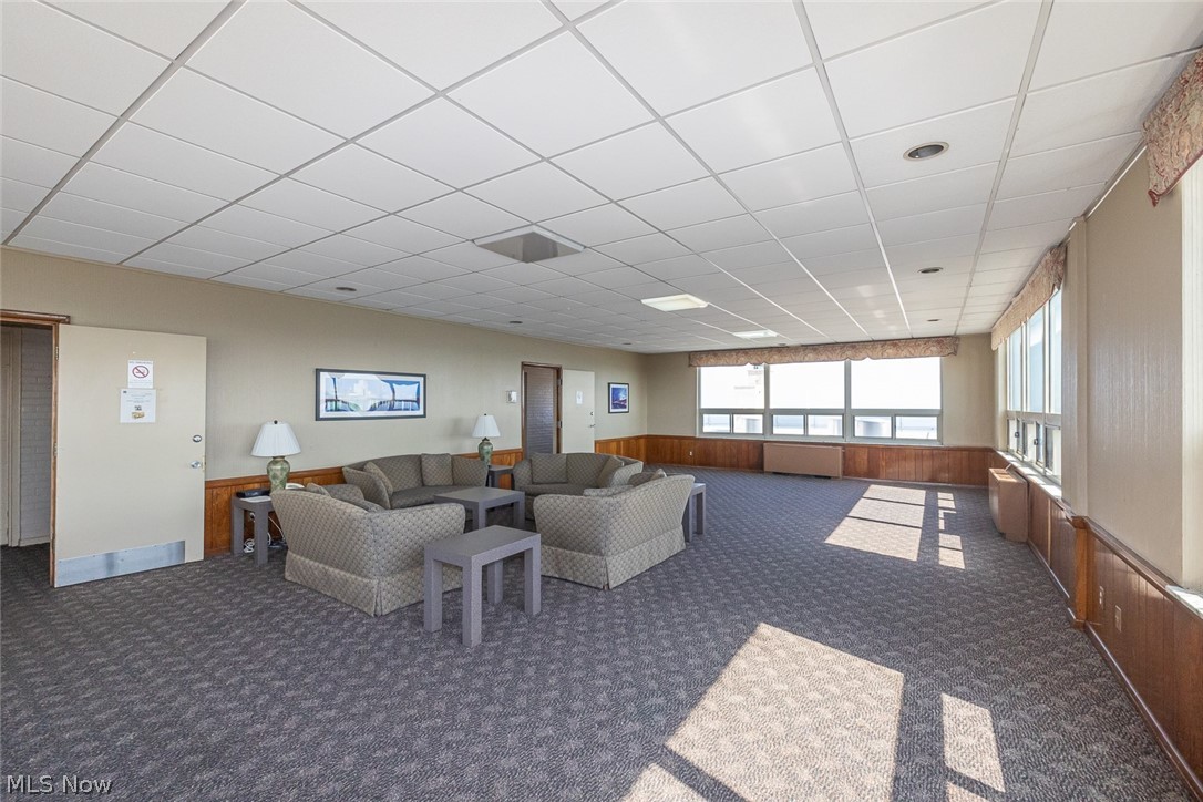 Marine Towers East - Residential