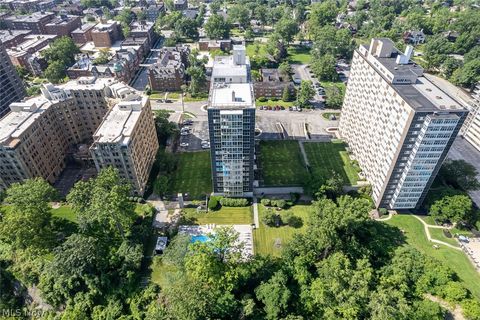 Tiny photo for 12520 Edgewater Drive #1609, Lakewood, OH 44107 (MLS # 5190083)