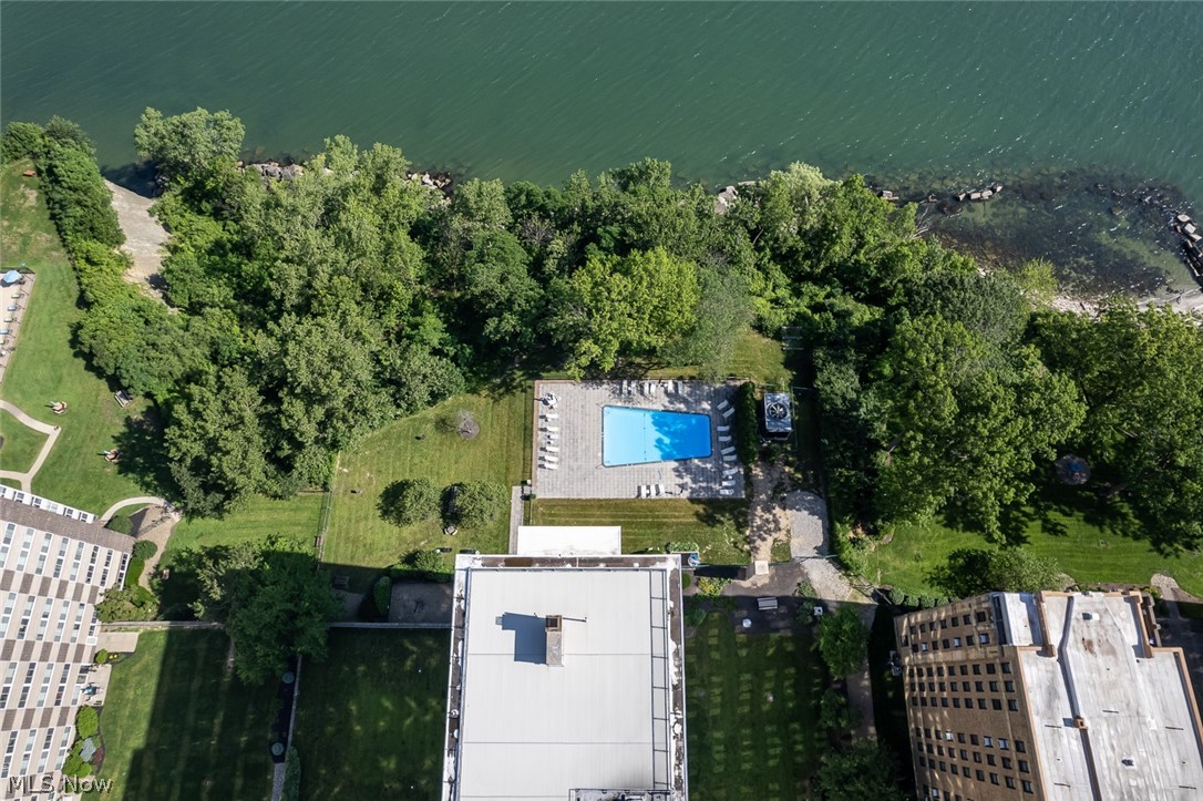 Marine Towers East - Residential