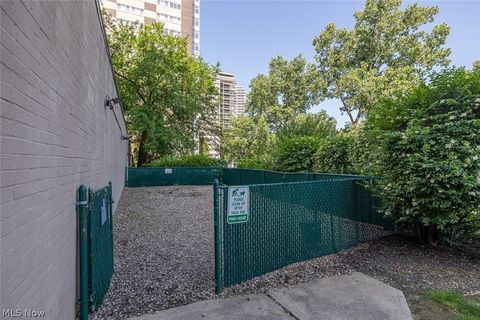 Tiny photo for 12520 Edgewater Drive #1609, Lakewood, OH 44107 (MLS # 5190083)