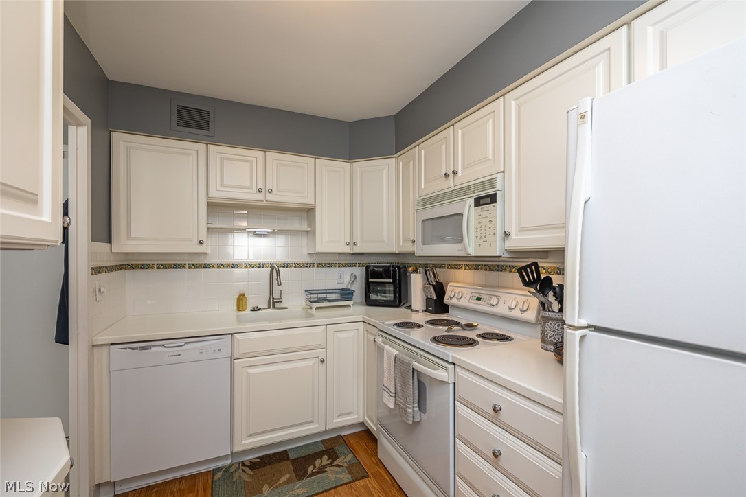 Marine Towers East - Residential