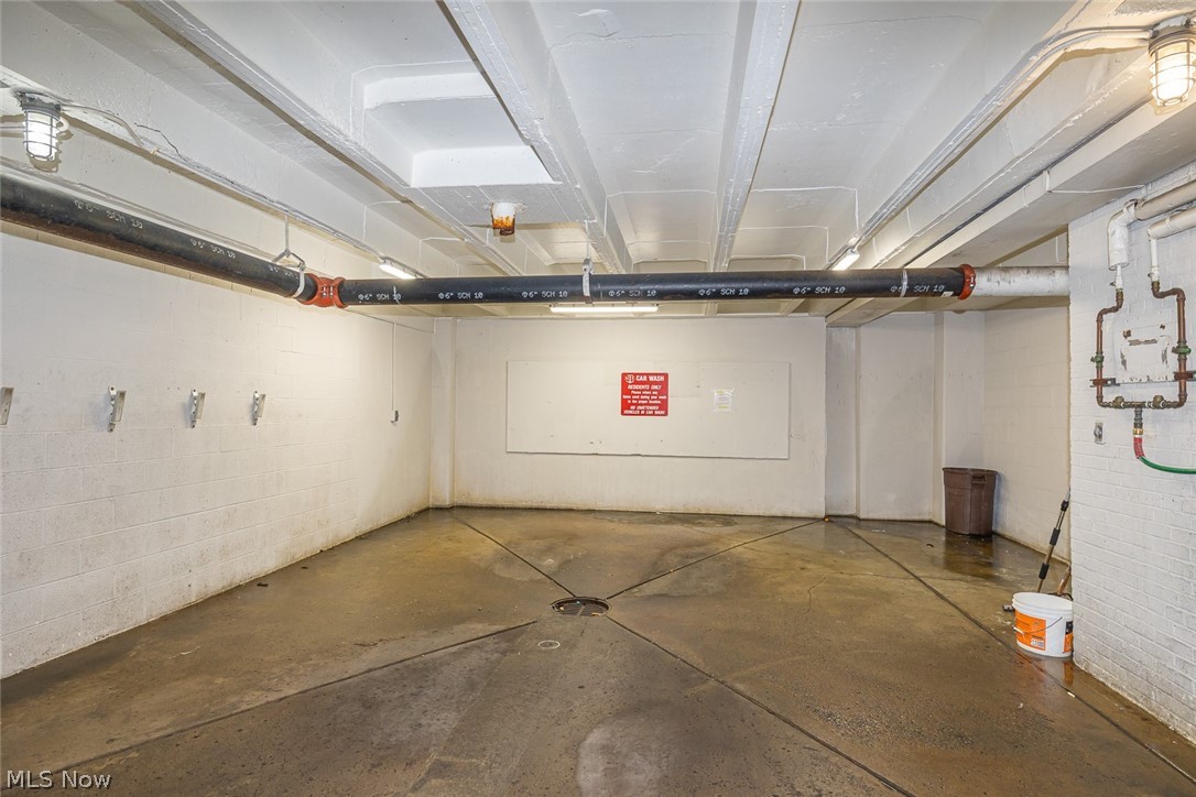 Marine Towers East - Residential