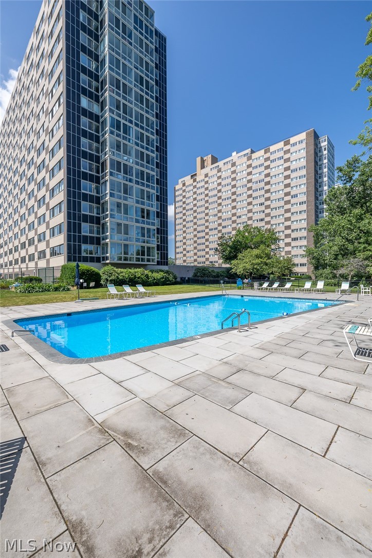 Marine Towers East - Residential