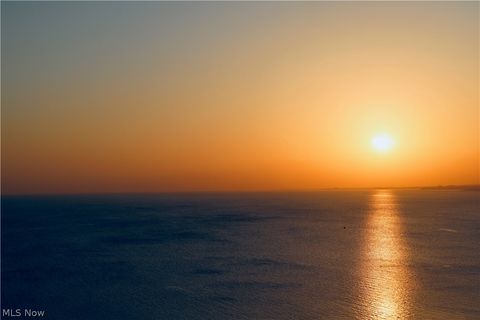 Tiny photo for 12520 Edgewater Drive #1609, Lakewood, OH 44107 (MLS # 5190083)