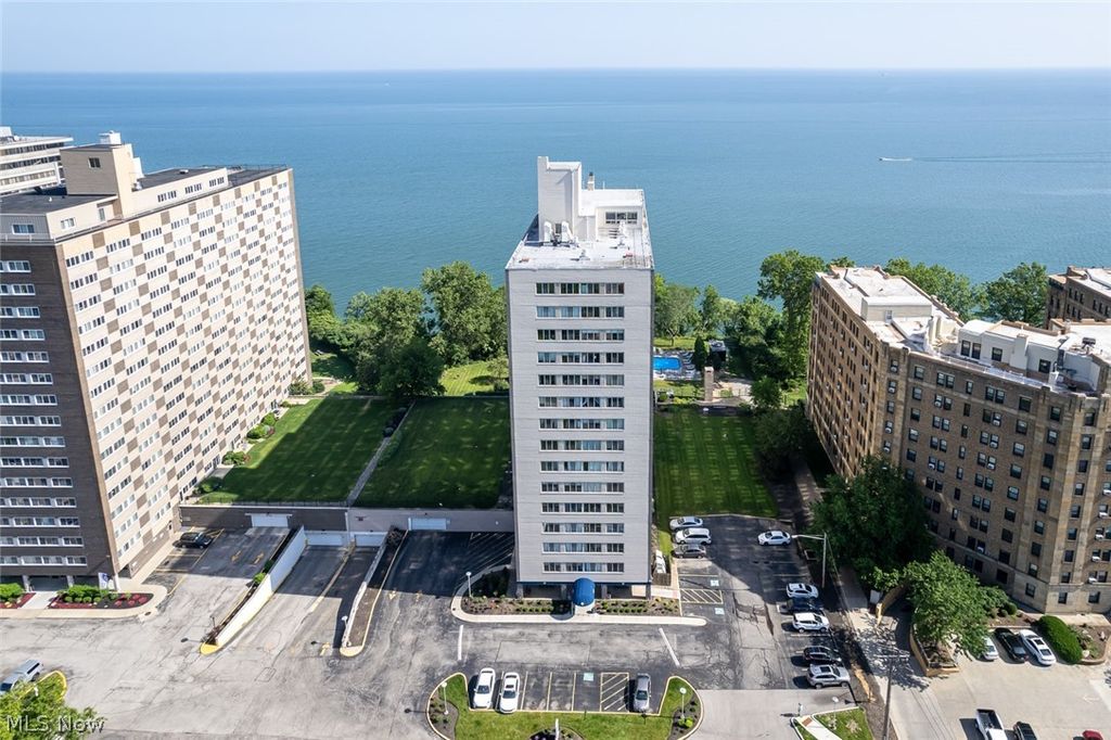 Photo of 12520 Edgewater Drive #1609, Lakewood, OH 44107 (MLS # 5190083)