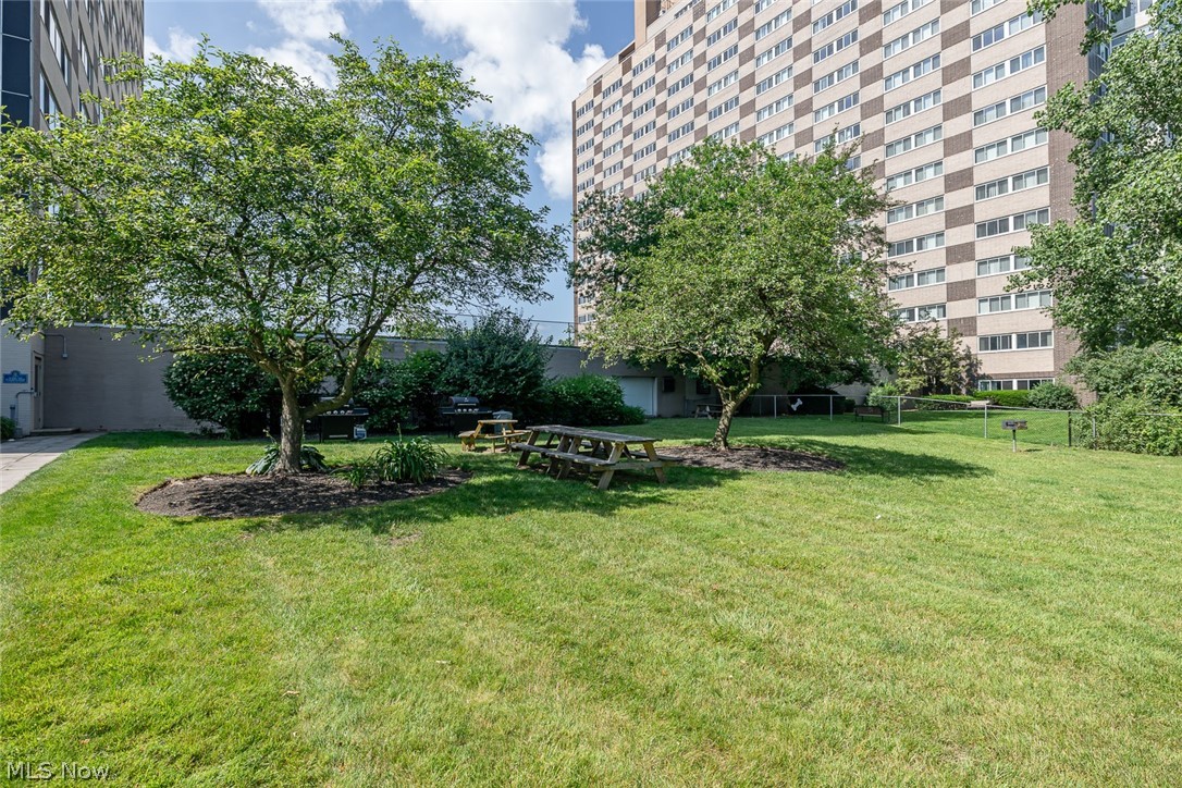 Marine Towers East - Residential