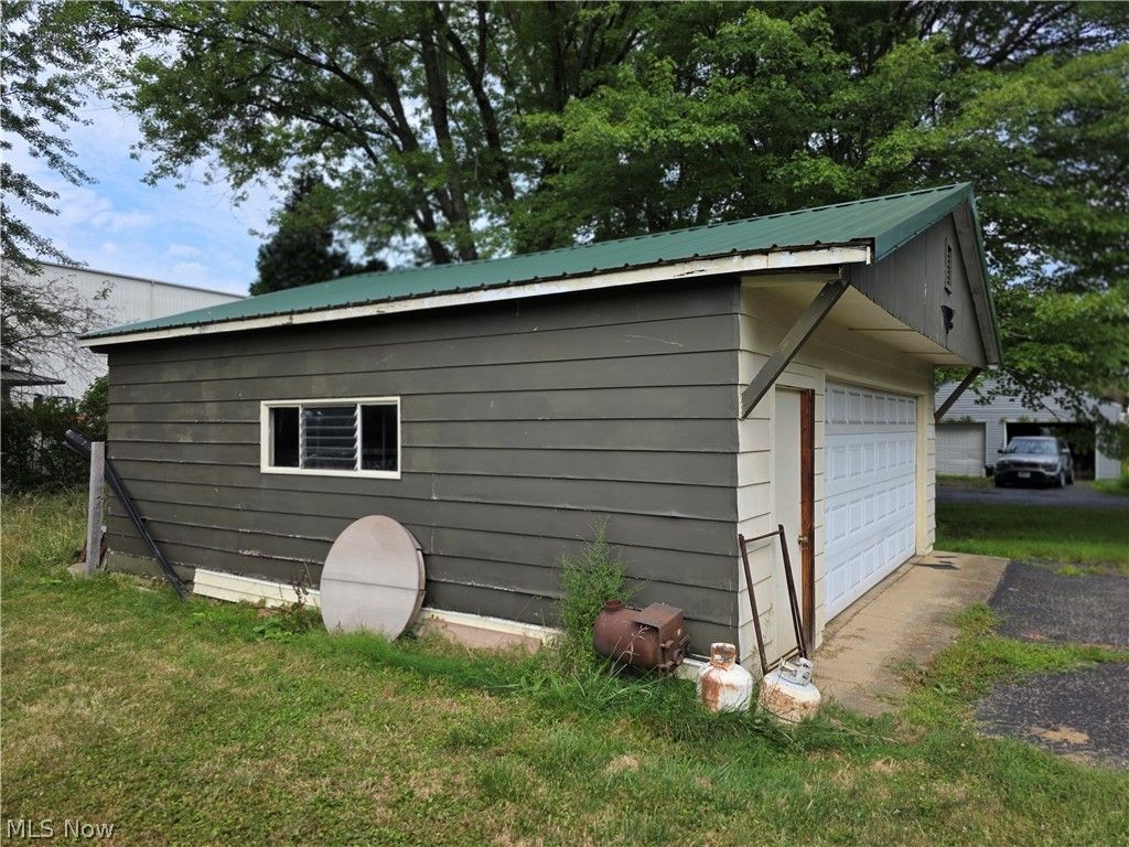 Photo of 554 E Taggart Street, East Palestine, OH 44413 (MLS # 5193028)