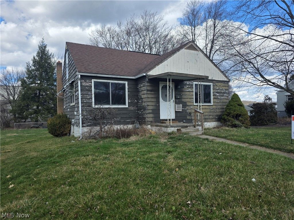 Photo of 554 E Taggart Street, East Palestine, OH 44413 (MLS # 5193028)