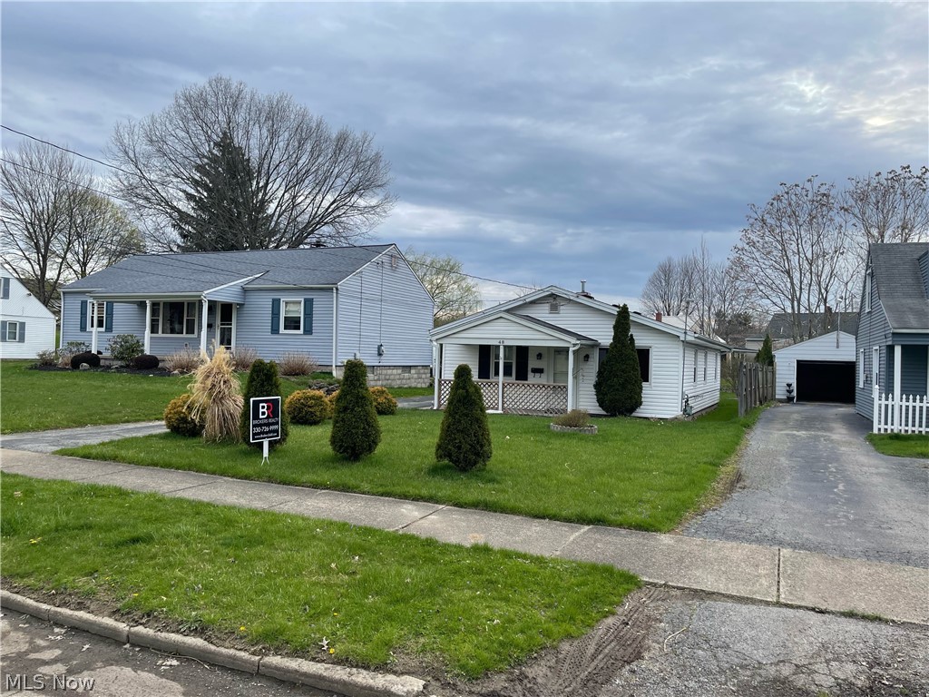 Economical Ranch perfect for someone who requires 1 floor living. This home has 3 bedrooms, Easily accessible laundry, Newer Siding, Windows and Roof.