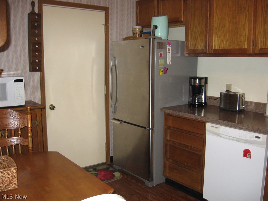 Governors Lake - Residential