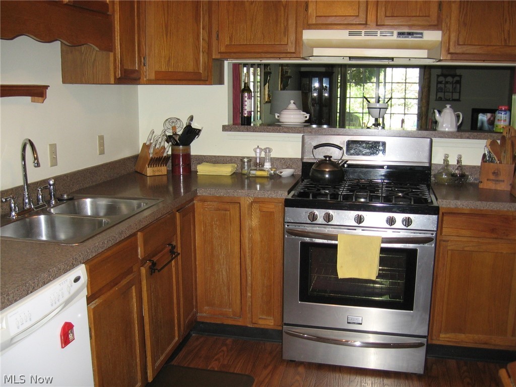 Governors Lake - Residential