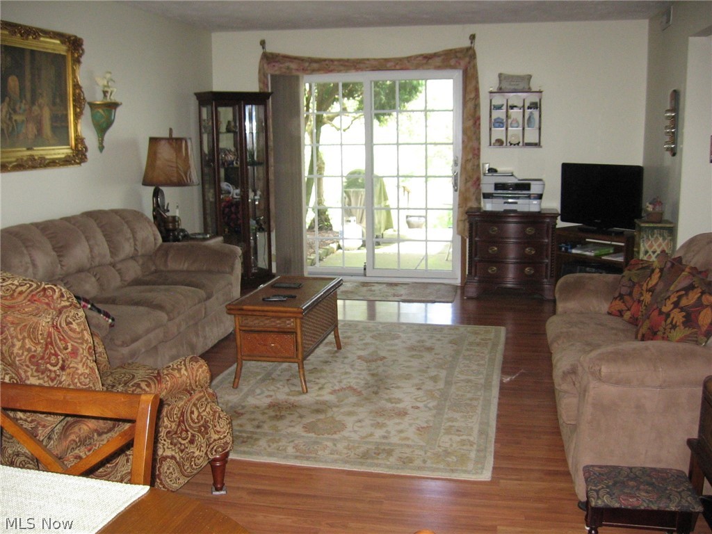 Governors Lake - Residential