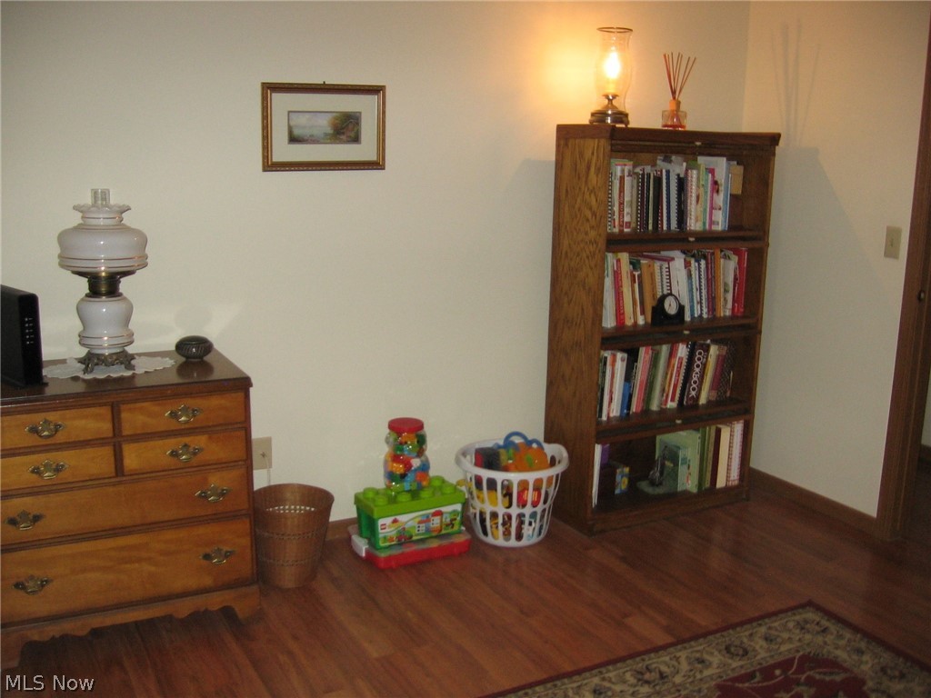 Governors Lake - Residential