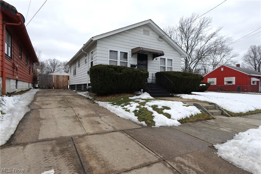 Photo of 982 Merton Avenue, Akron, OH 44306 (MLS # 5187896)