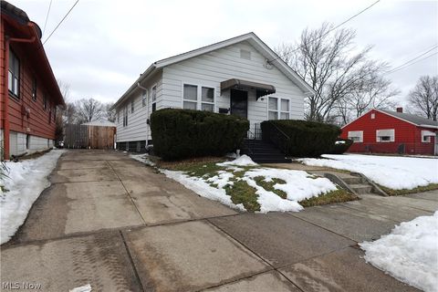 Photo of 982 Merton Avenue, Akron, OH 44306 (MLS # 5187896)