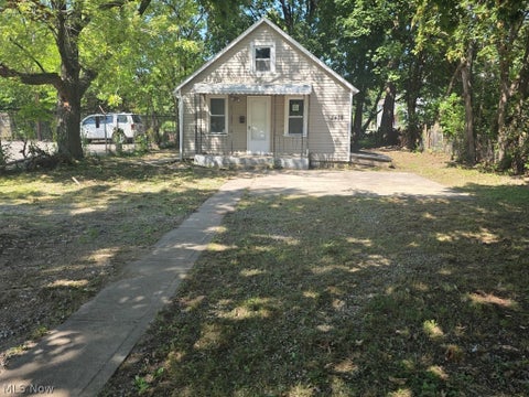 Homes For Sale - 2408 Castle Avenue<br/> Cleveland, OH 44113