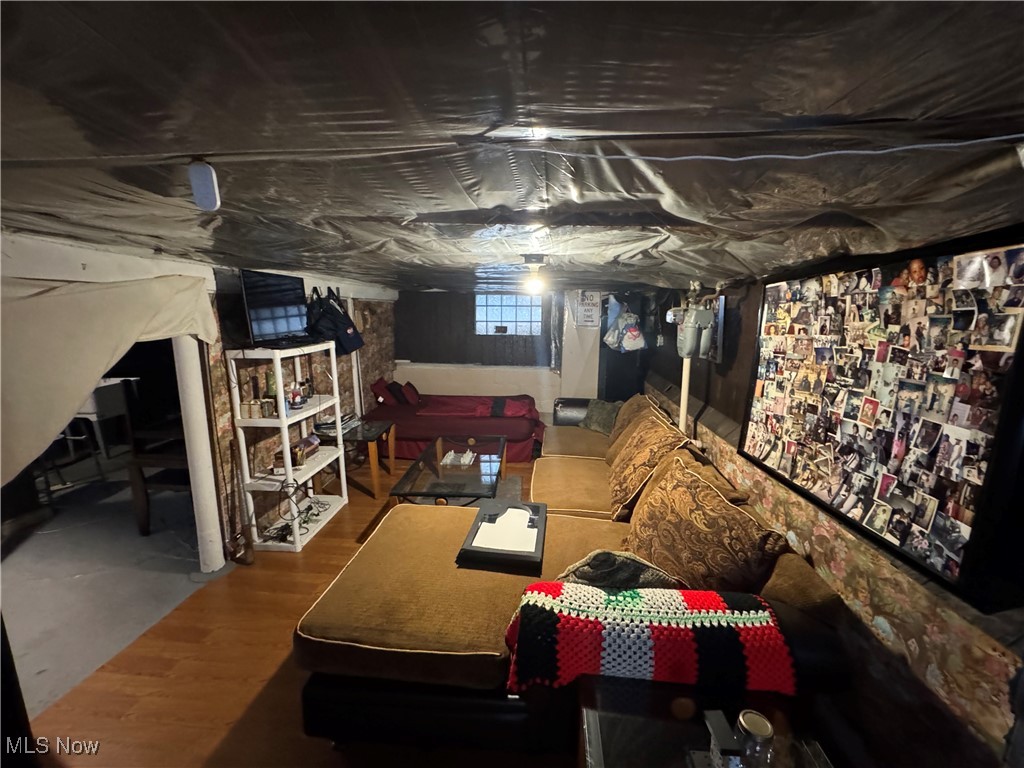 J M Hardy & L Brockenridges S - Residential