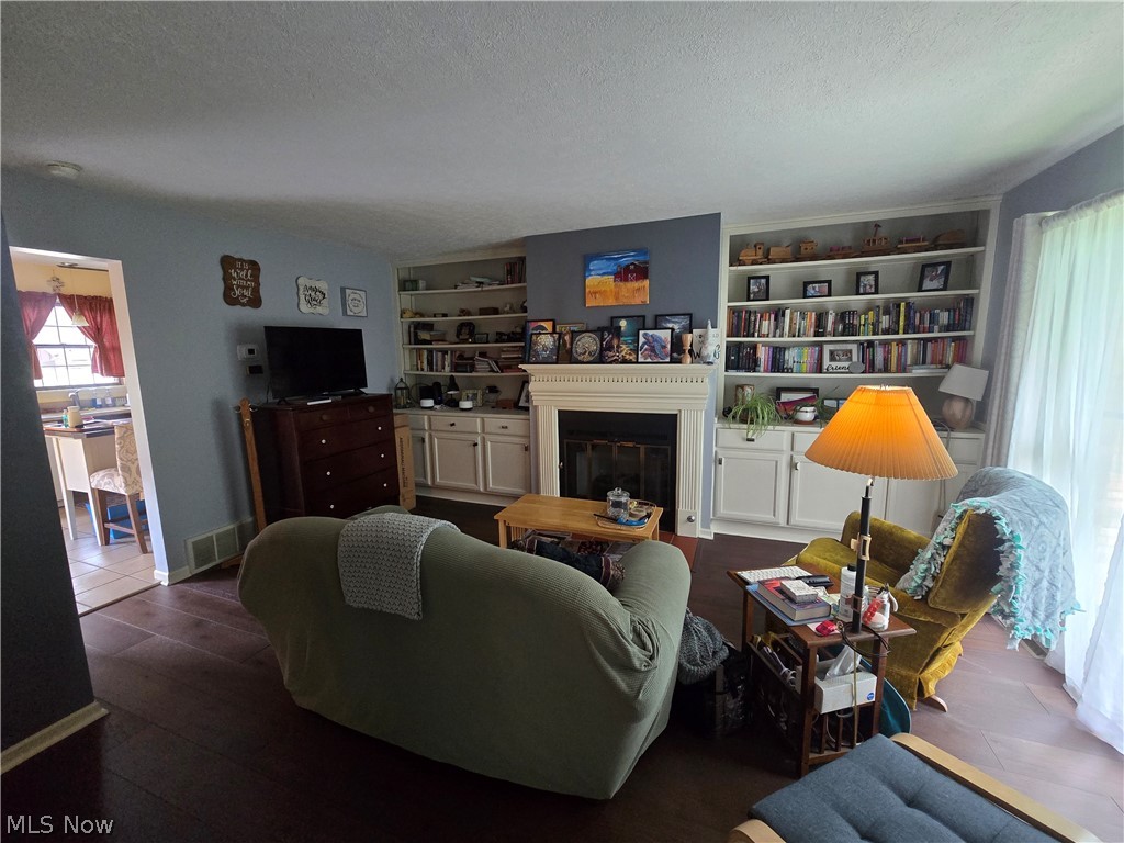 Oaks Condo Dev - Residential