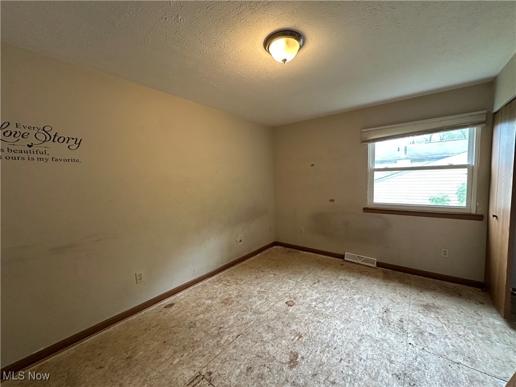5114 Liberty Avenue, Lorain, Ohio image 8