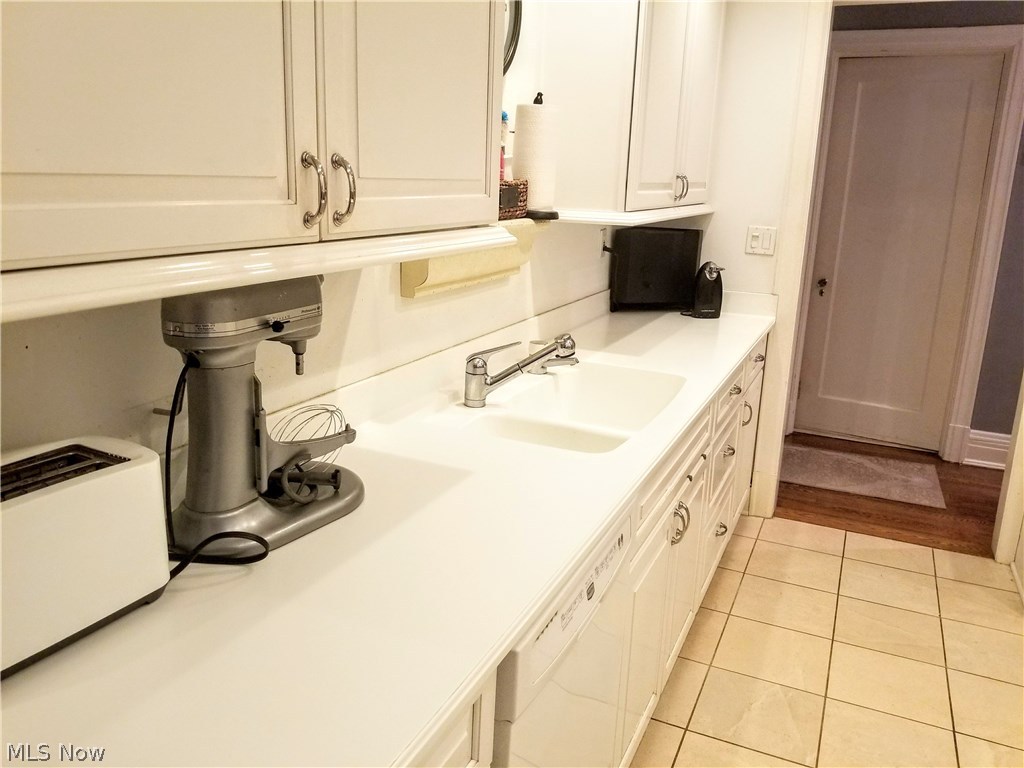 Moreland Courts Condo - Residential