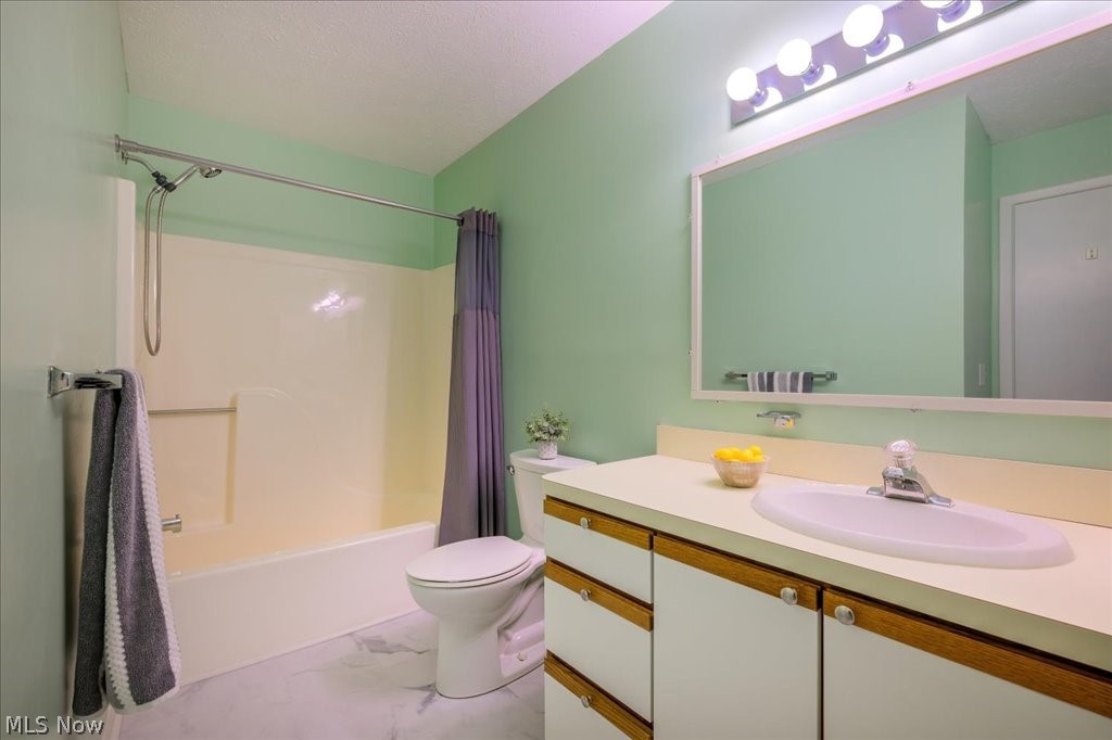 Hickory Ridge Condo - Residential