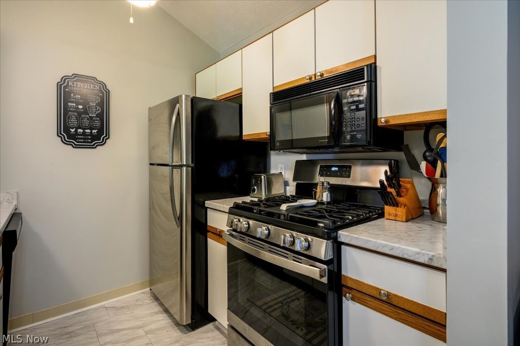 Hickory Ridge Condo - Residential