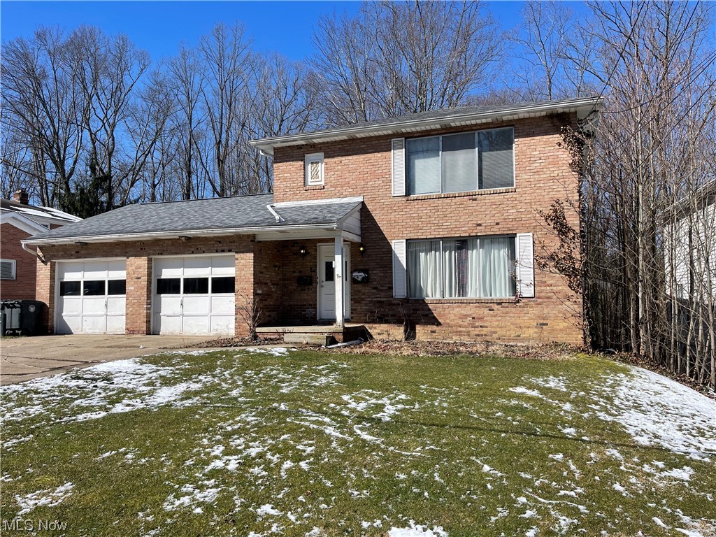 Large two bedroom apartment with forrest view ready for new care taker. This 2nd Floor apartment is located on a quiet cul-de-sac, near sand run metro park. It's walking distance to hiking trails and sledding, and a short drive to fairlawn shopping centers. The apartment features refrigerator, gas range, dishwasher and disposal. There is a secured basement storage with washer and dryer hook ups. Many built-ins through out. Large back yard that abuts to the metro parks. Great for nature enthusiasts. Pets considered on case by case basis with additional Deposit. Tenant is responsible for all Utilities Gas Electric & H20 (Electric Water/Trash Deposit Required) Qualifications: 3x1 Income ratio (minimum one year employment) No evictions (5 Years), 650+ Credit Score, Clear Criminal History. Single Family Home Rentals require an additional h2o security deposit. All applicants must submit to Snyder and Snyder back ground-check. $25 non refundable fee per adult