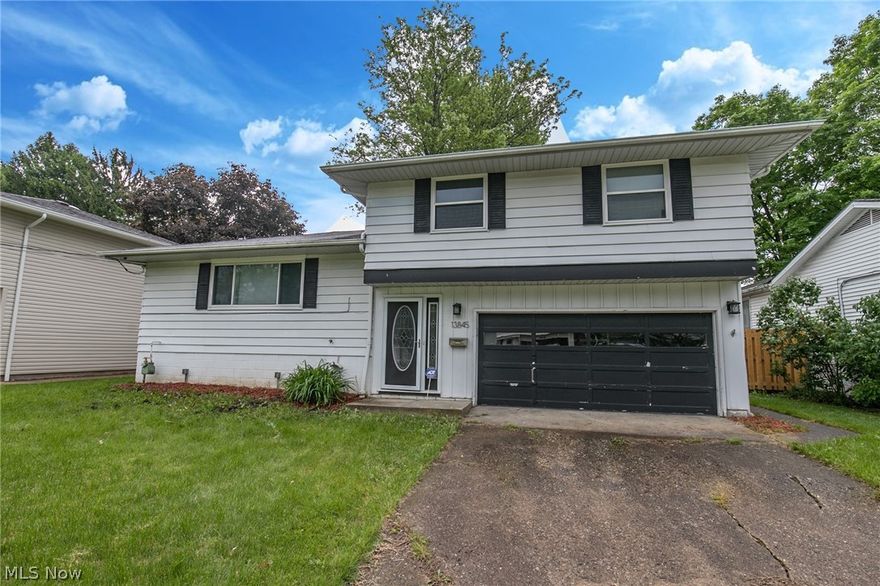 "Dont miss out on this nice split level with 3 bedrooms and 1.5 baths!
New kitchen renovation with granite countertops, solid wood cabinets, and new appliances! Upstairs full bath and downstairs half bath also completely renovated! Brand new furnace and water heater installed in 2020.
Large back deck overlooks a spacious back yard.
Home security system is another nice added feature.
One year home warranty provided for your piece of mind!
Well priced for the area!!!
Call today for a private showing!"

*** All appliances stay except for washer and dryer***