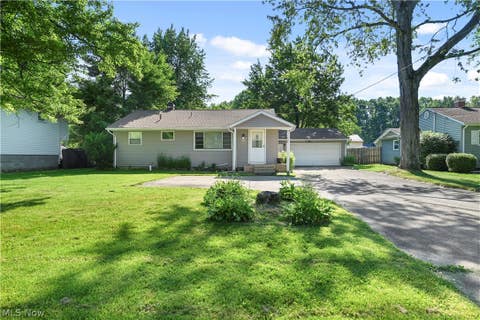 Homes For Sale - 304 Howland Wilson Road<br/> Warren, OH 44484