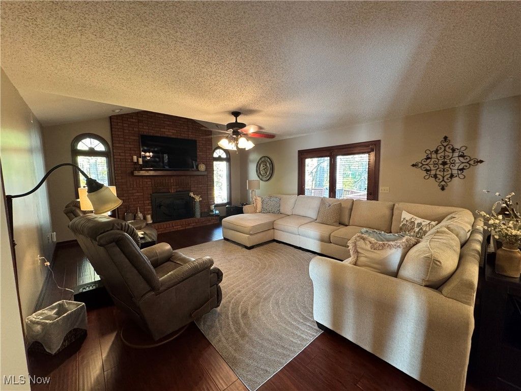 Photo of 105 Darbywood Lane, Belpre, OH 45714 (MLS # 5167413)