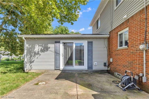 Tiny photo for 208 Georgia Avenue, Elyria, OH 44035 (MLS # 5239991)