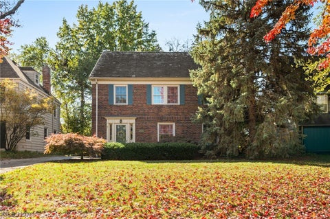 Photo of 16824 Holbrook Road, Shaker Heights, OH 44120 (MLS # 5255763)