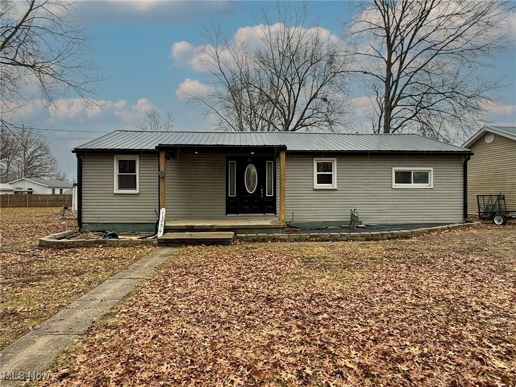 Photo of 11370 Parkside Avenue NE, Alliance, OH 44601 (MLS # 5178554)