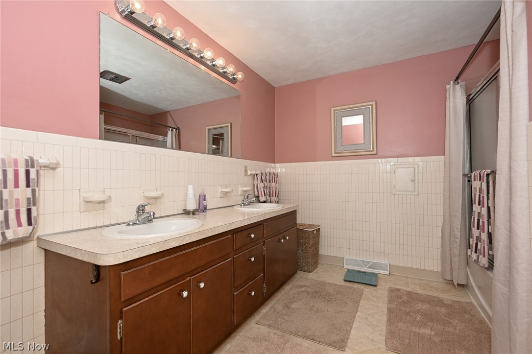 Cricket Lane - Residential