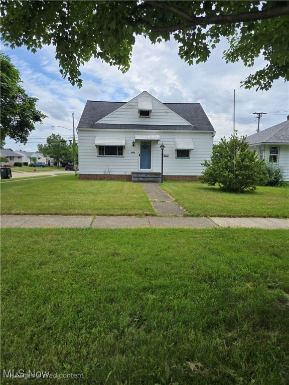 Welcome to this charming home located in the heart of Brooklyn, Ohio. This well-maintained 3 bedroom, 2 bathroom bungalow featuring hardwood floors, finished basement with one extra room, plenty of storage through out the house and a detached 2 car garage with brand new controls. Only walking distance from local schools, conveniently located near 480 and minutes from shopping, restaurants, and Metroparks. offering the perfect blend of comfort and convenience. Newer roof installed back in 2019.
Schedule your showing today.