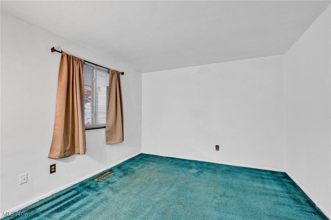 6221 Brighton Drive, North Olmsted, Ohio image 25