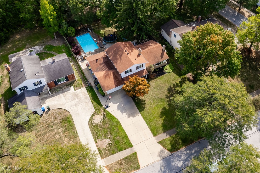 6221 Brighton Drive, North Olmsted, Ohio image 32