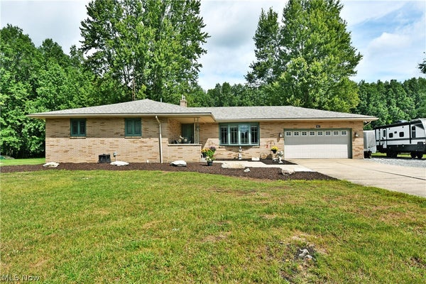907 CENTER ST E, WARREN, OH 44481 - Image fa7bc68e6a634533f45a7e7da69ab46d/1332052114