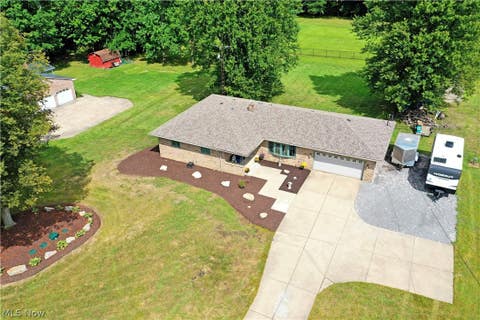 Tiny photo for 907 Center Street E, Warren, OH 44481 (MLS # 5239701)