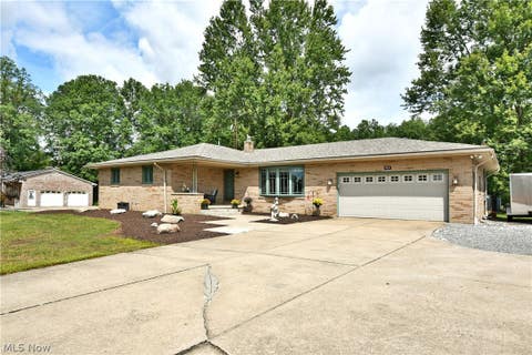 Tiny photo for 907 Center Street E, Warren, OH 44481 (MLS # 5239701)