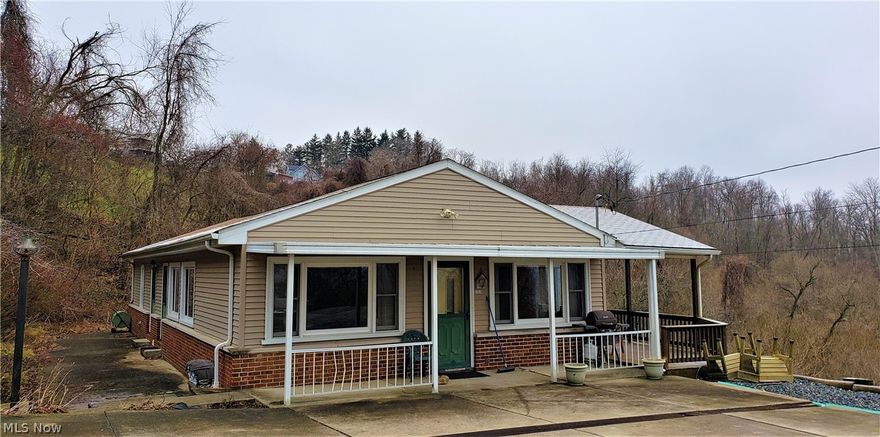 Ranch style home on 2.5 acres featuring 3 bedrooms and 2 full baths. 200AMP electrical box, furnace and central air approx. 5 years old. Vinyl replacement windows.Hardwood floors in bedrooms. Beautiful oak kitchen and a view from the deck you must see!